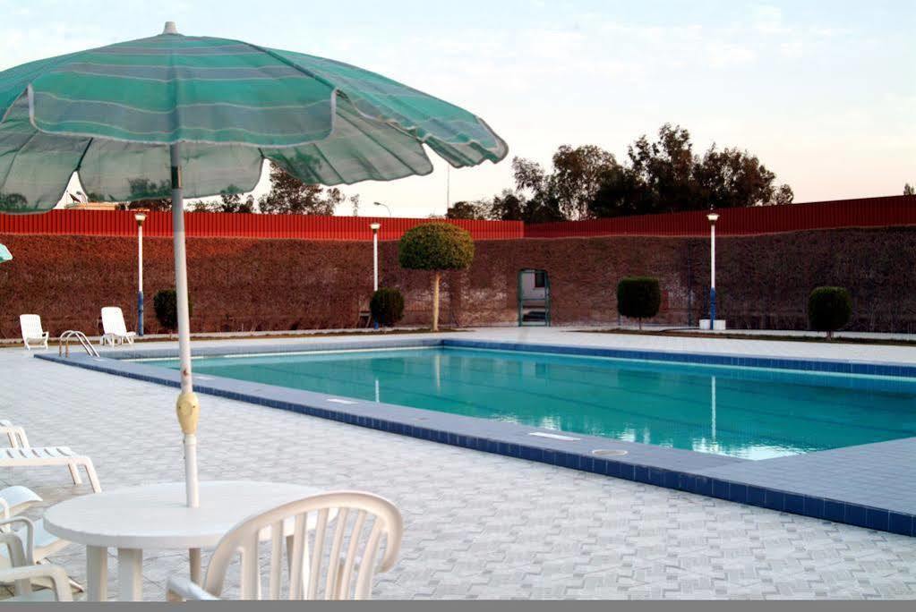 Dammam Hotel Eksteriør billede