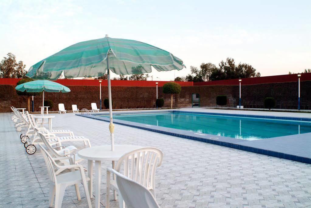 Dammam Hotel Eksteriør billede